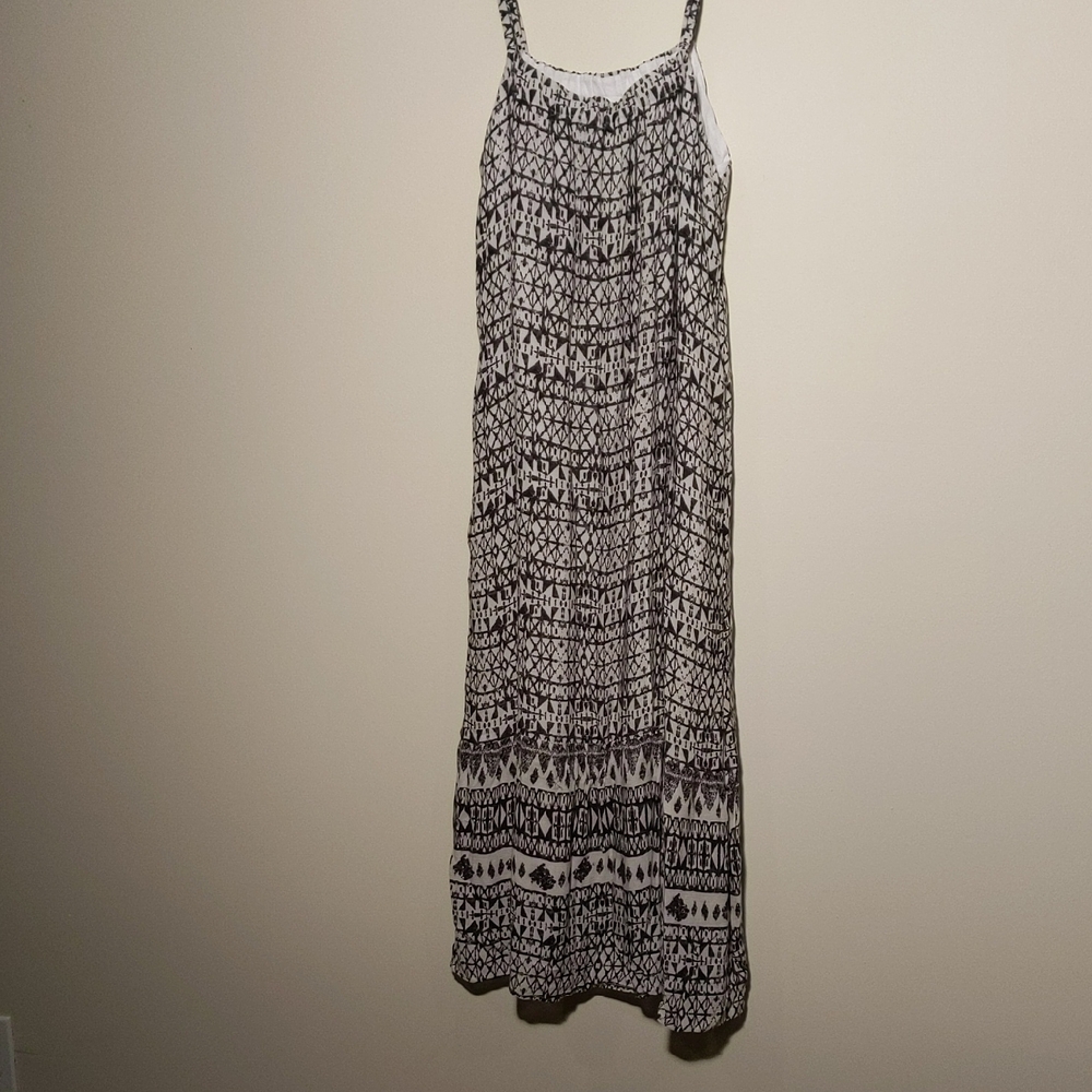 Chic Black and White Maxi Dress